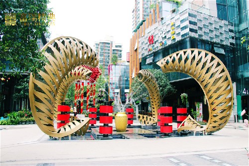 项目地址:成都永立商业街 材质:锻铜雕塑 项目简介:永立商业街一共三