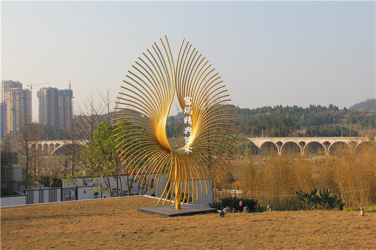 四川仪陇那央坡酒店凤凰雕塑-园林景观小品-重庆雕塑厂,铜雕塑,不锈钢